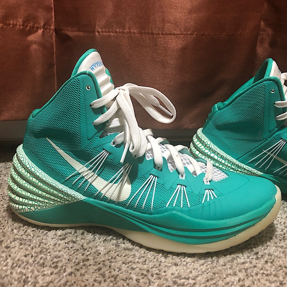 Nike HyperDunk 2013